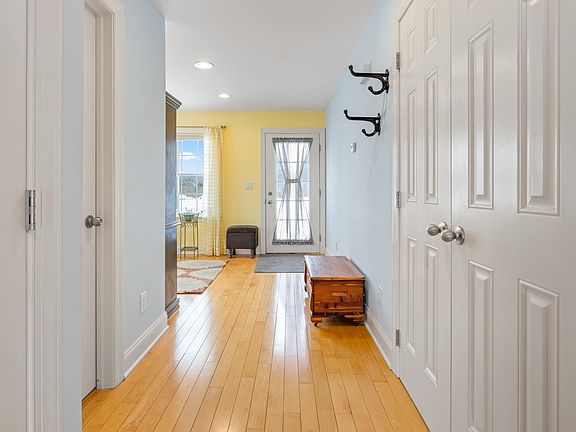 2nd image of 25 Rio Vista Lane