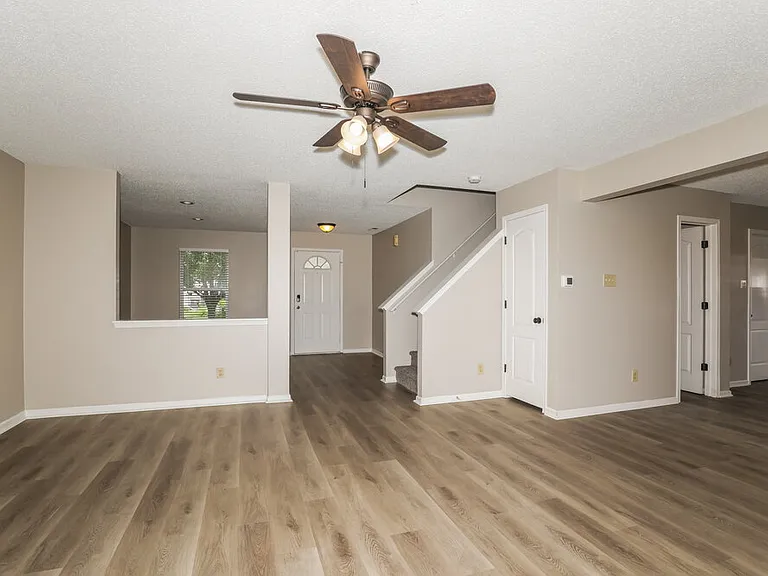 8234 Gathering Cir — Photo 5