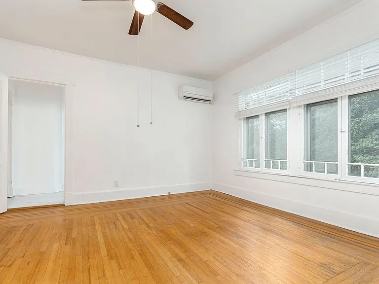 145 N Keats Ave — Photo 16