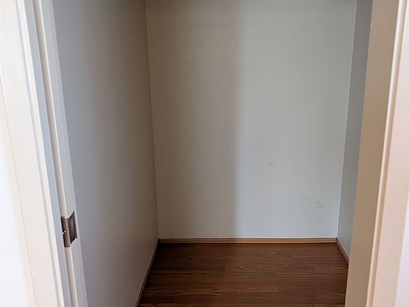 5th image of 3104 Everett Cir