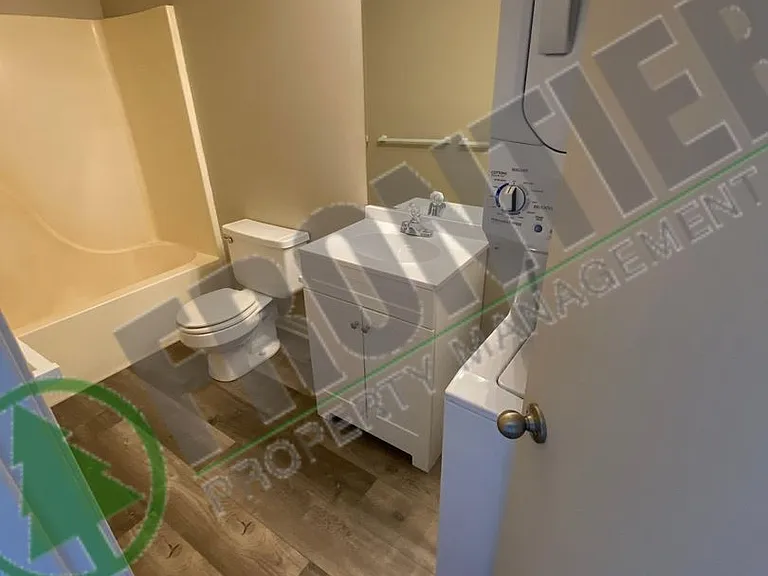 College Place Apartments — Photo 21