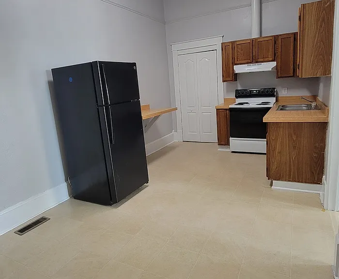 745A Bridge St #3 — Photo 6