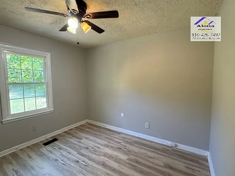 3918 Donna St — Photo 12