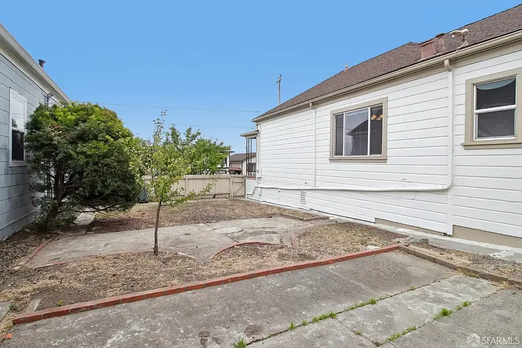 2 bed, 870 sqft, $4,200 — Photo 3