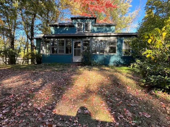 40 Meadowbrook Rd, North Chelmsford, MA 01863