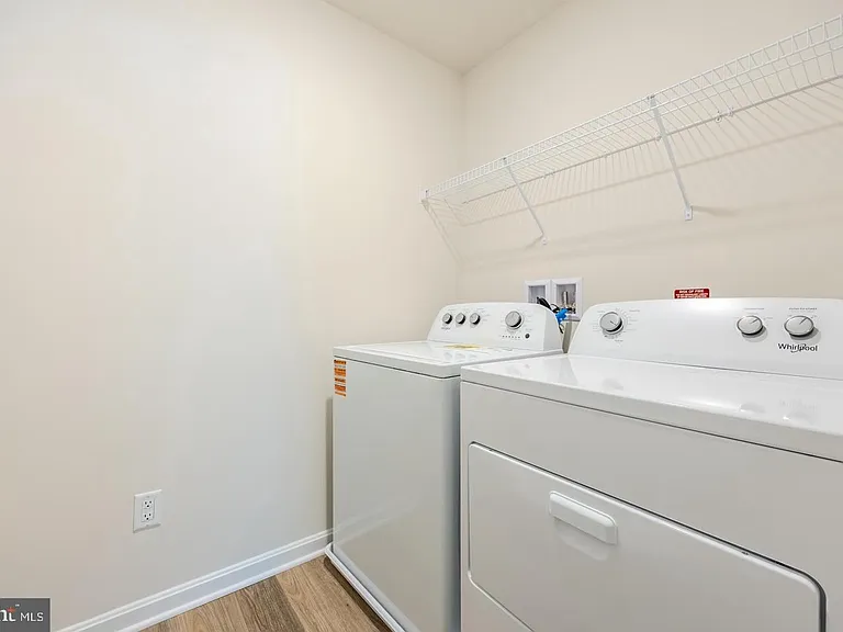 110 Charing Cross Dr — Photo 24