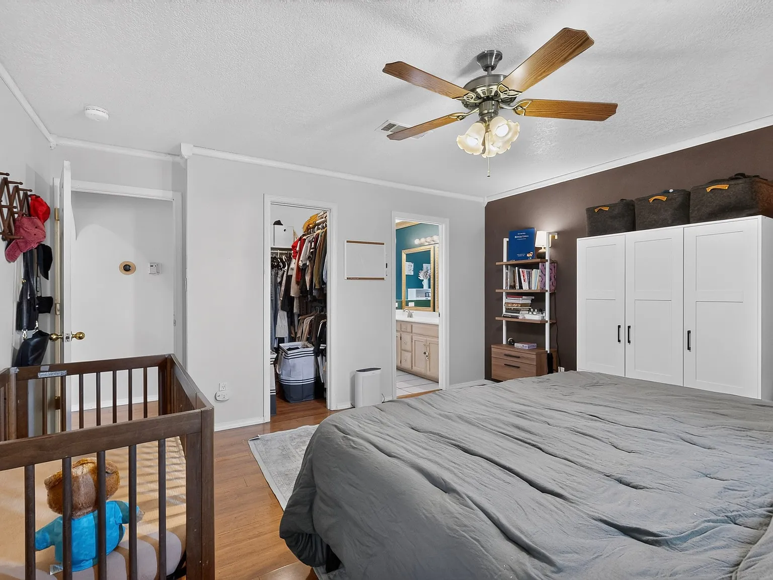 3 bed, 1574 sqft, $2,300 — Photo 3