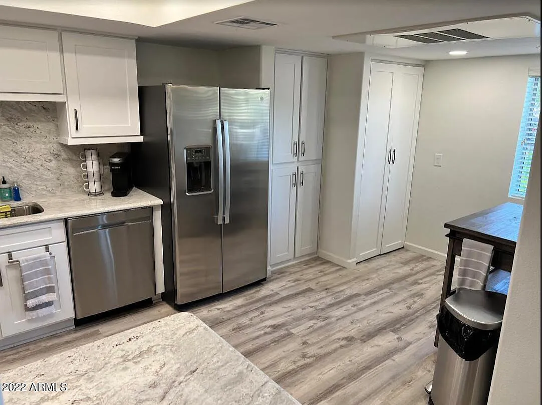 3 bed, 2.0 bath, 1497 sqft, $2,600 — Photo 2