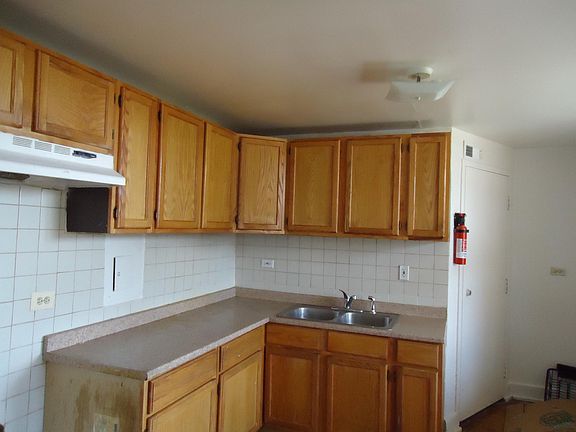 3rd image of 140 N Menard Ave