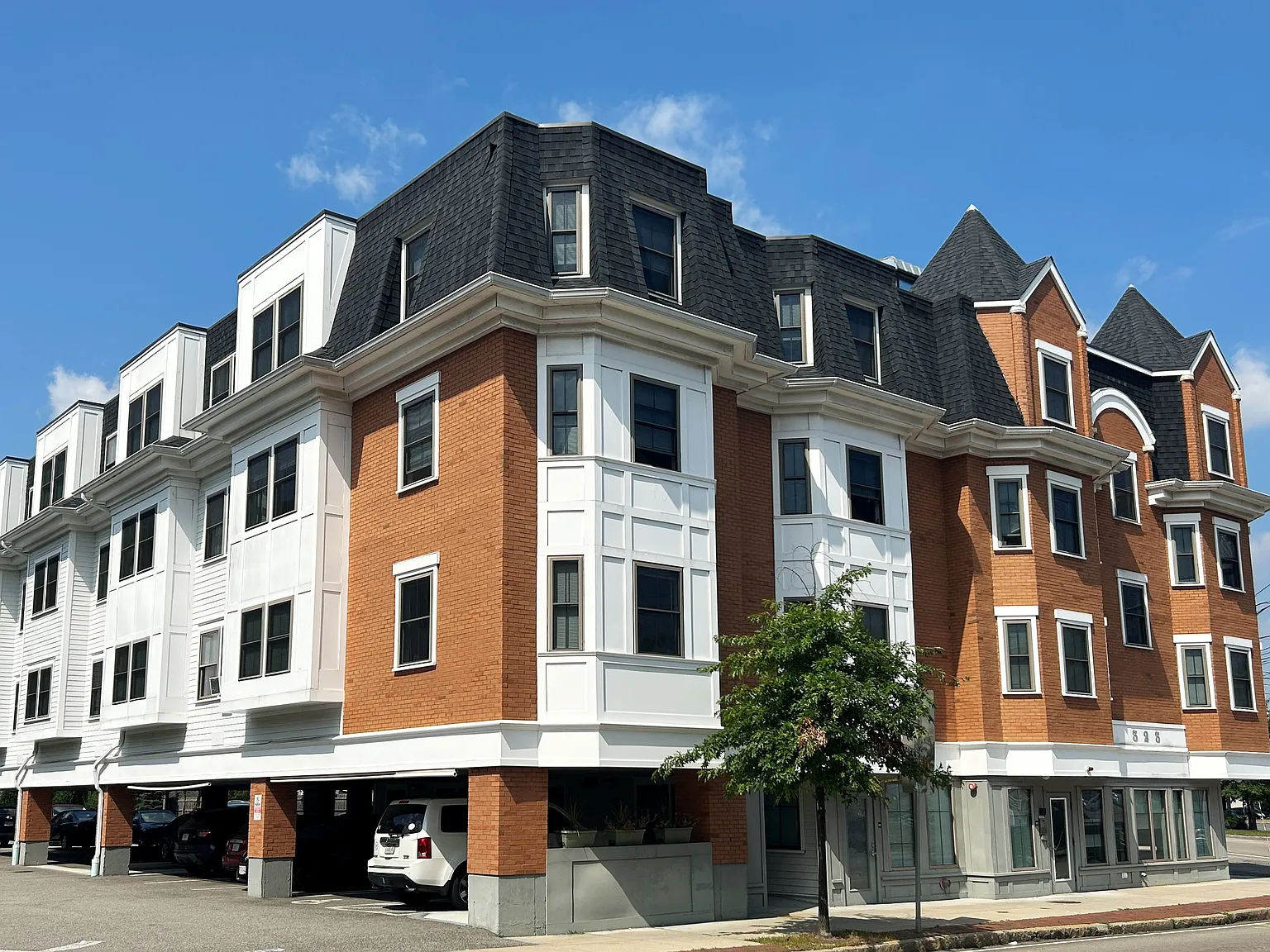 1 bed, 790 sqft, $2,350 — Photo 2