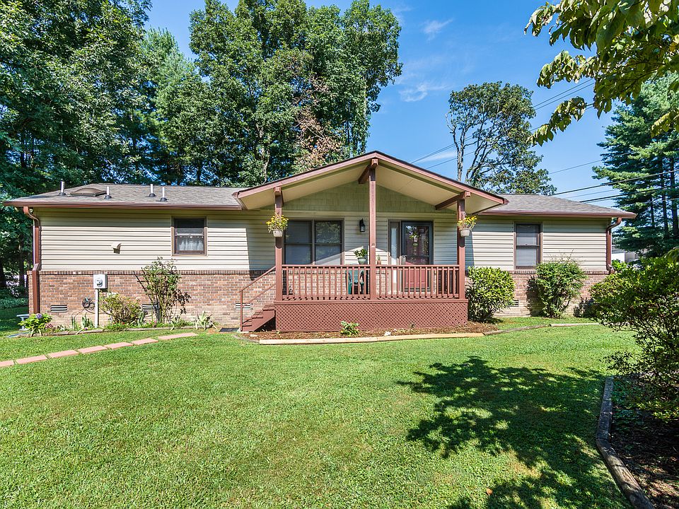 1st image of 2 Sugarloaf Ln