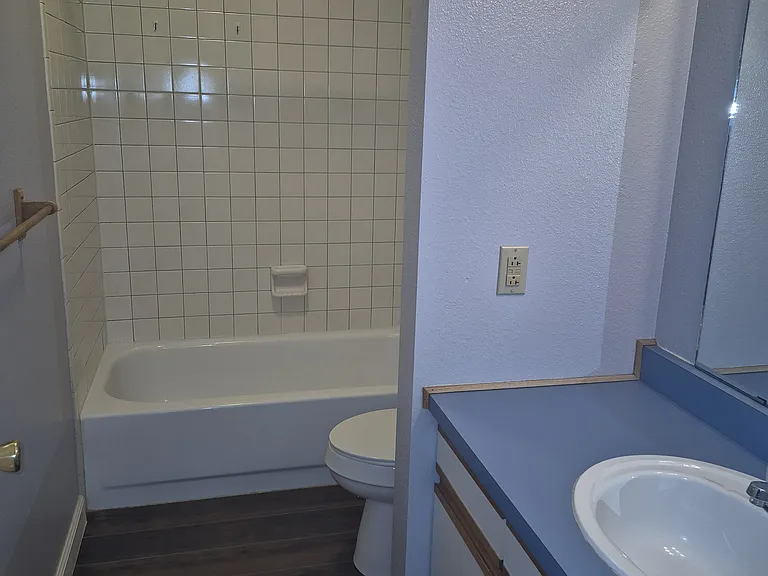 315 Thurlow Ave #B — Photo 10