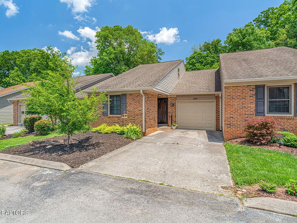 1st image of 453 Amanda Cir