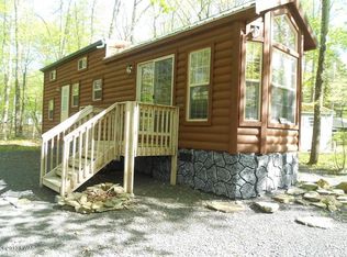 66 Blue Aspen Dr, Milford, PA 18337