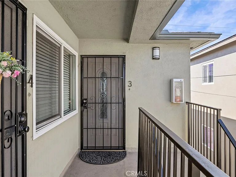 3027 E 3rd St #3 — Photo 1