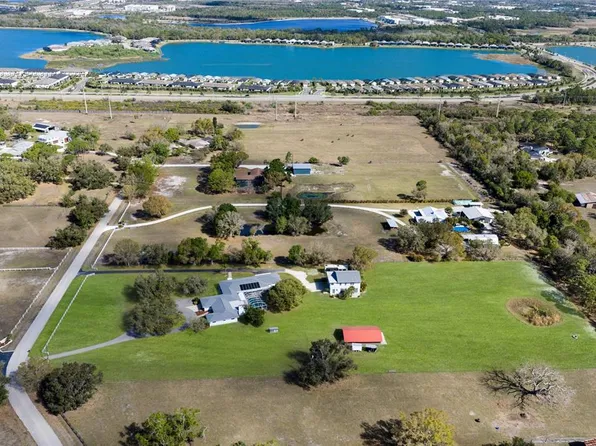 1516 Fox Creek Dr, Sarasota, FL 34240