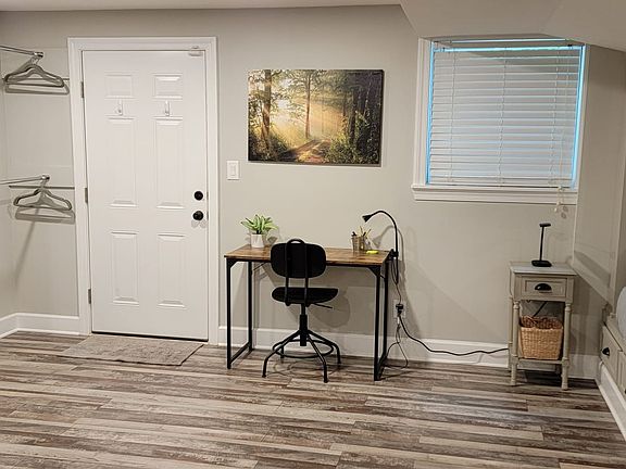 2nd image of 3938 Menlo Dr