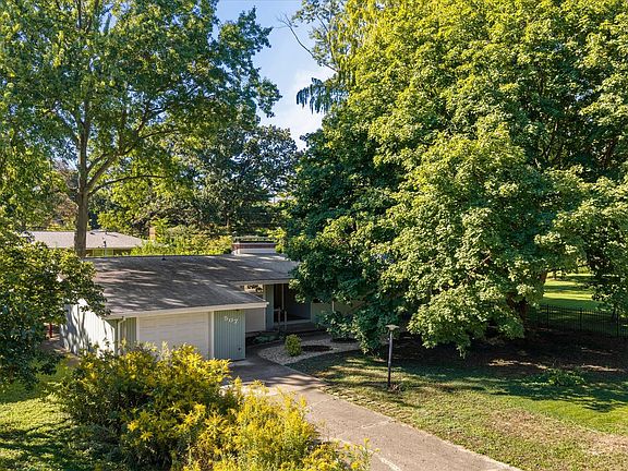 2nd image of 507 E Sunnycrest Ct
