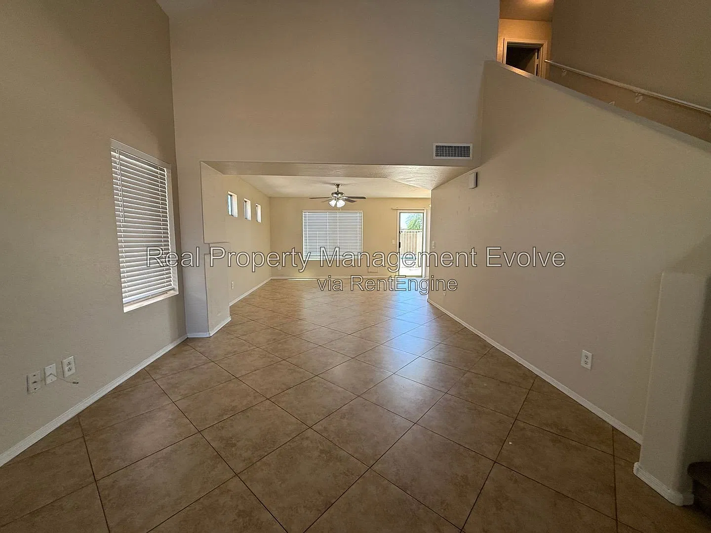 4 bed, 2.5 bath, 1446 sqft, $1,995 — Photo 4