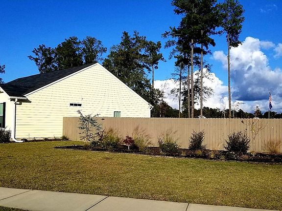 4th image of 211 Kelly Greene Dr