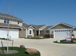 1712 Whispering Pines Cir, Cedar Falls, IA 50613