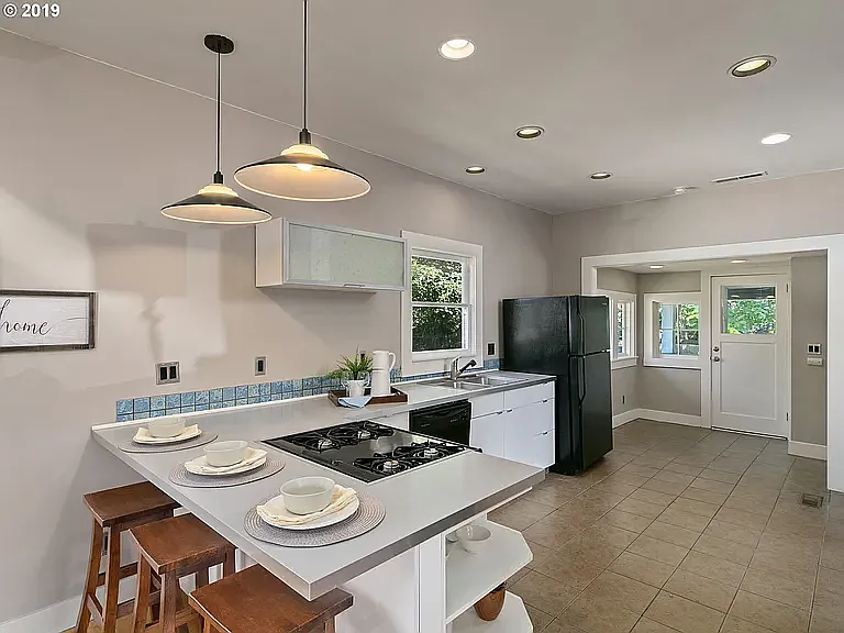 1407 N Winchell St — Photo 7