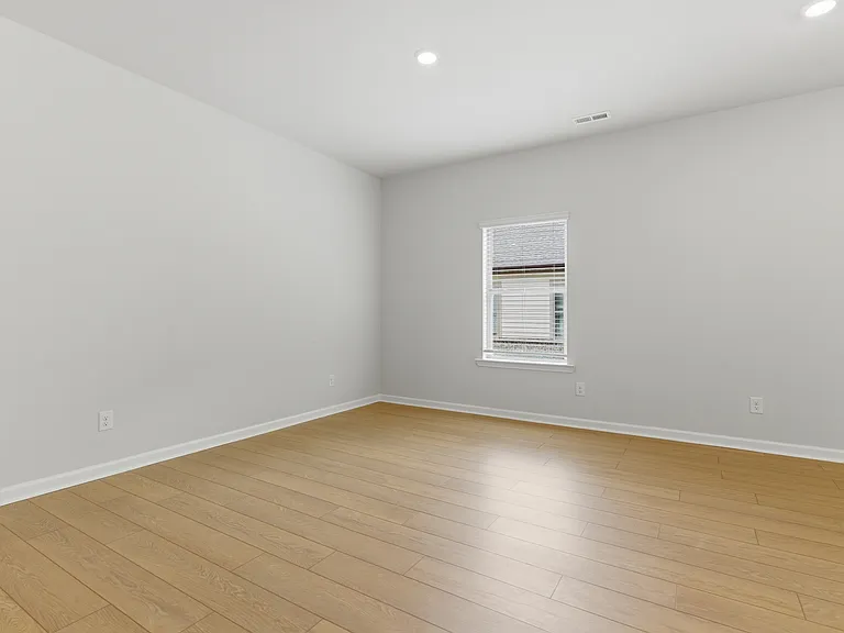 15007 Greenleaf Dr — Photo 8