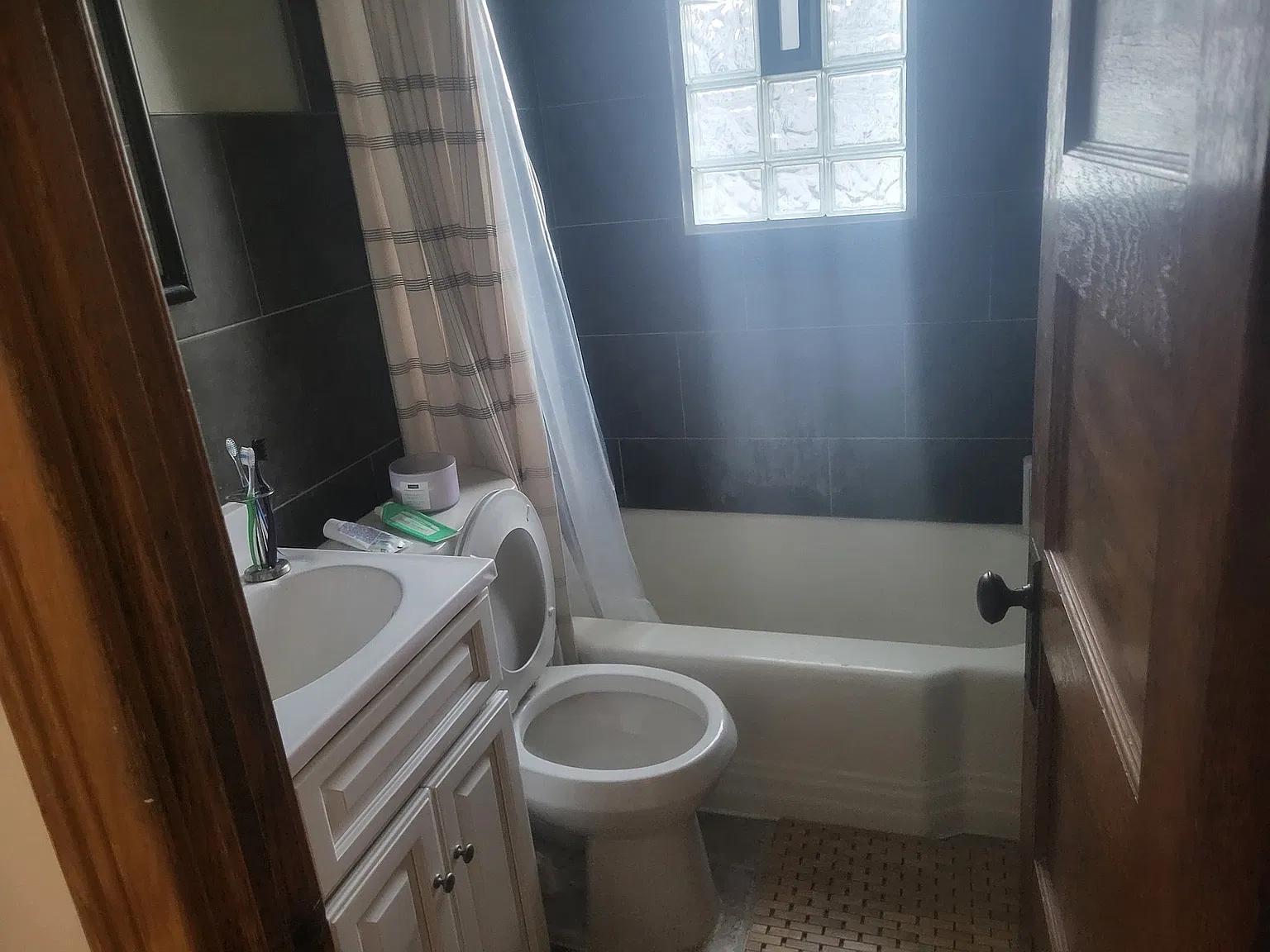 467 Potomac Ave — Photo 4