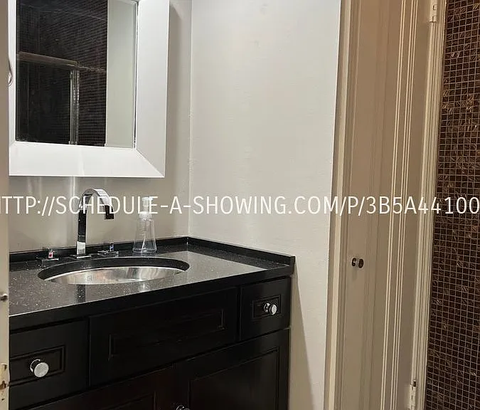 1814 Kavanaugh Blvd — Photo 17