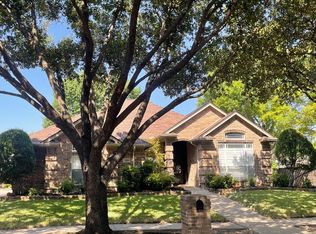 7325 Lindwall Ct, North Richland Hills, TX 76182