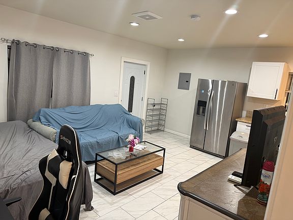 2nd image of 7 Sale Ave