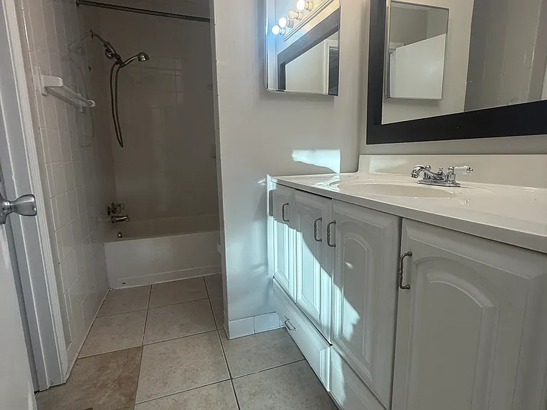 1522 Kraft Ave — Photo 13