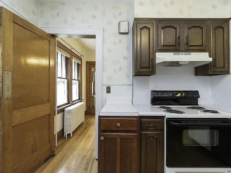 110 Hollywood Ave #1 — Photo 27