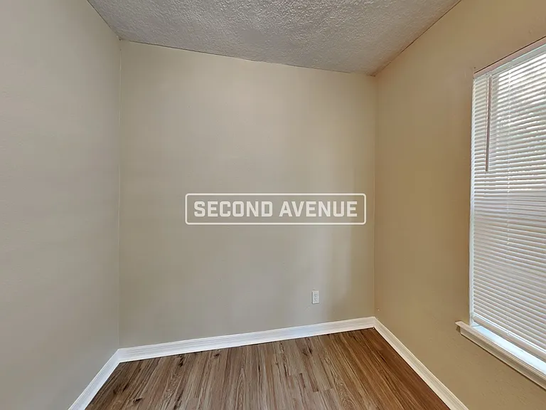 1740 N Myrtle Ave — Photo 12