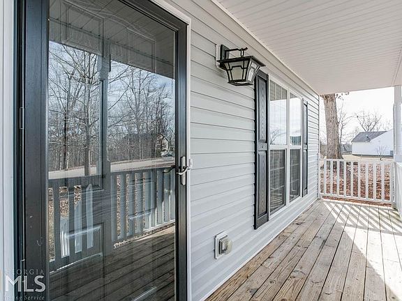 3rd image of 5335 Crown Oaks Dr