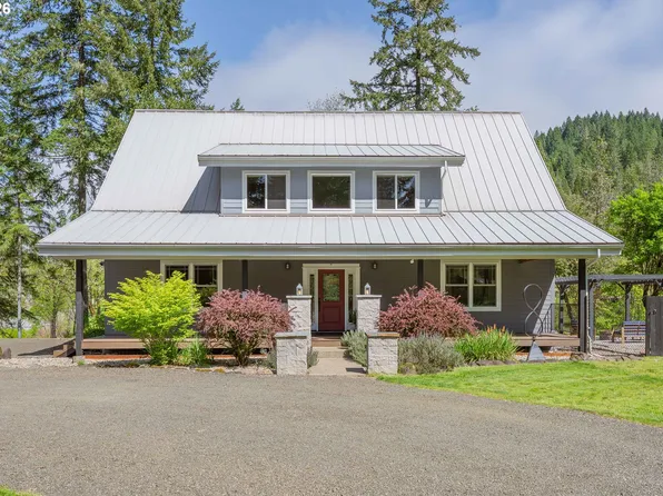 495 Indian Point Ln, Glide, OR 97443
