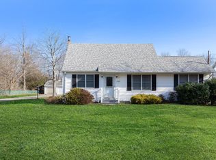 2285 Marratooka Rd, Mattituck, NY 11952