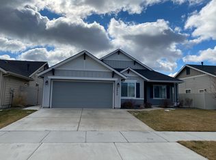 5935 W Los Flores Dr, Meridian, ID 83646