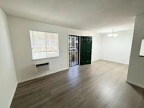 3963 Melrose Ave #2 Photo 1