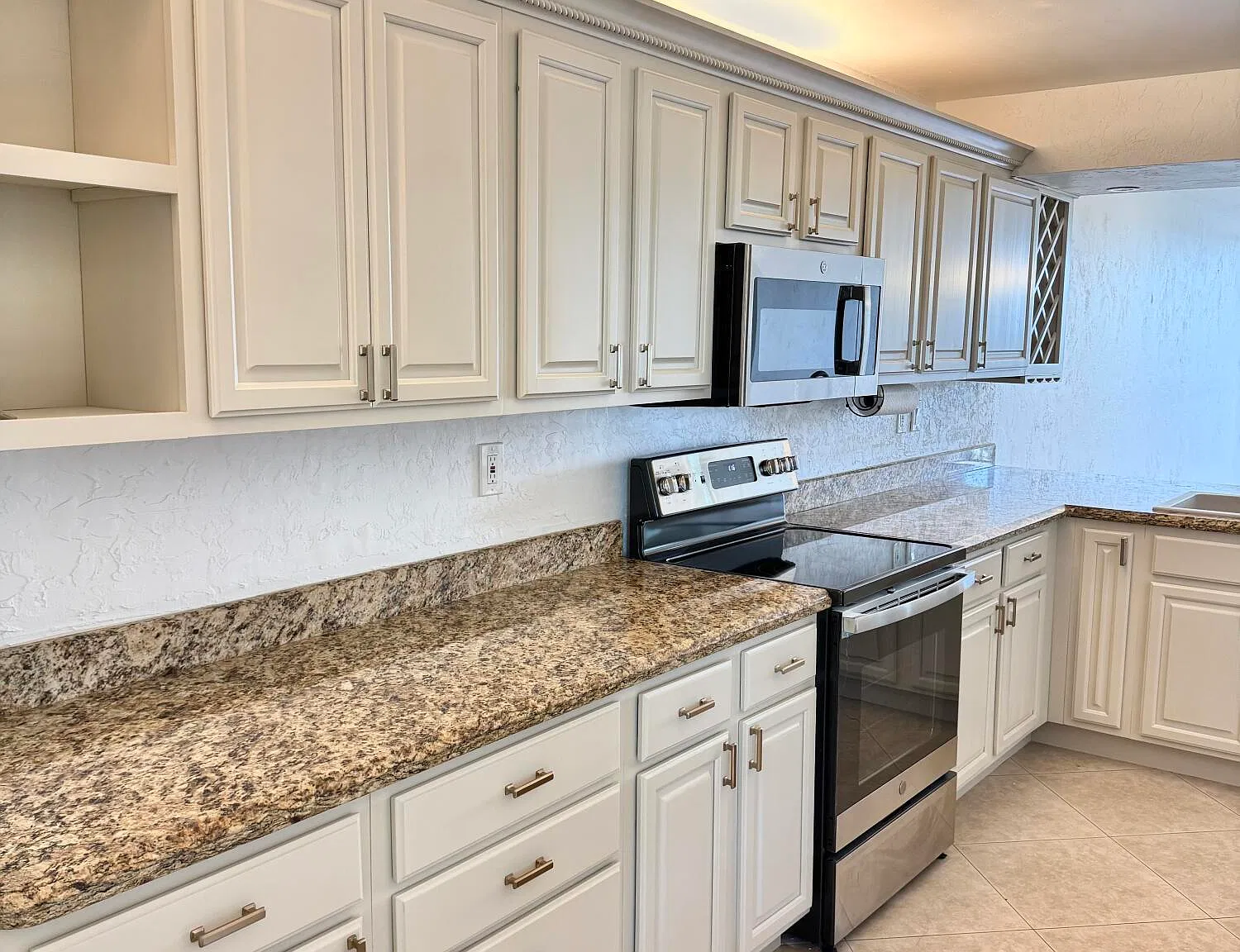 2 bed, 2.0 bath, 1130 sqft, $2,600 — Photo 2