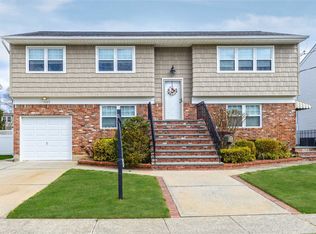 1785 Gormley Ave, Merrick, NY 11566