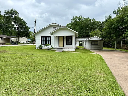2727 Old Houston Rd Photo 1