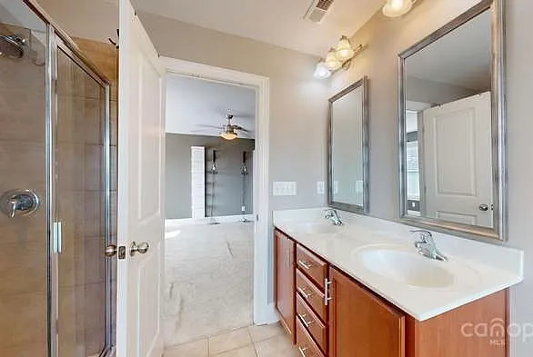 101 Isabella Ct — Photo 4