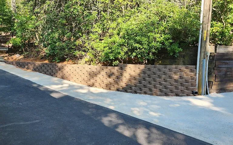 Matterhorn Dr — Photo 4