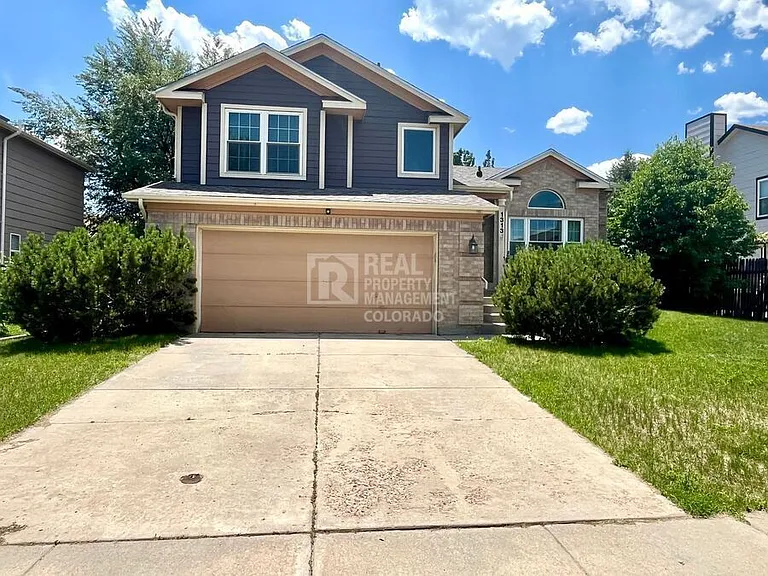 1313 Coolcrest Dr — Photo 1