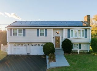 57 Mohawk Dr, Seekonk, MA 02771