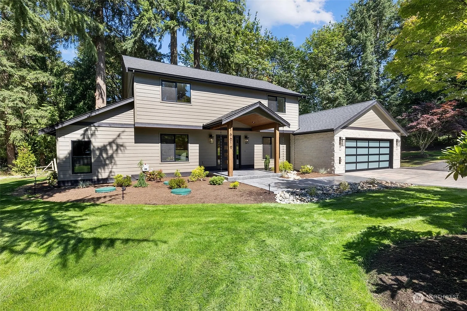 16619 160th Place NE photo 1