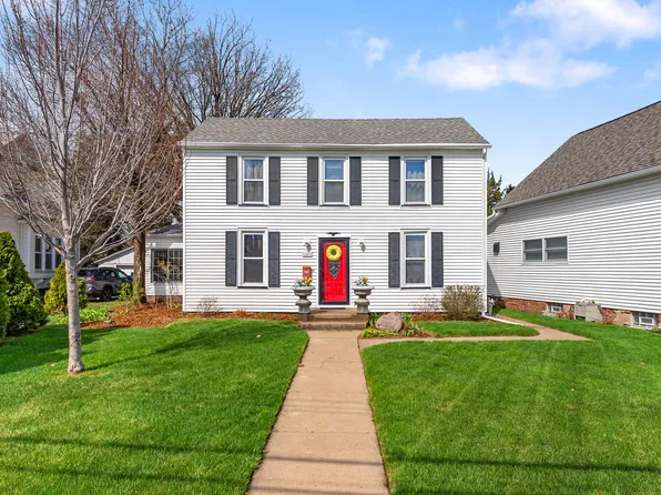 1403 Lucas St, Muscatine, IA 52761