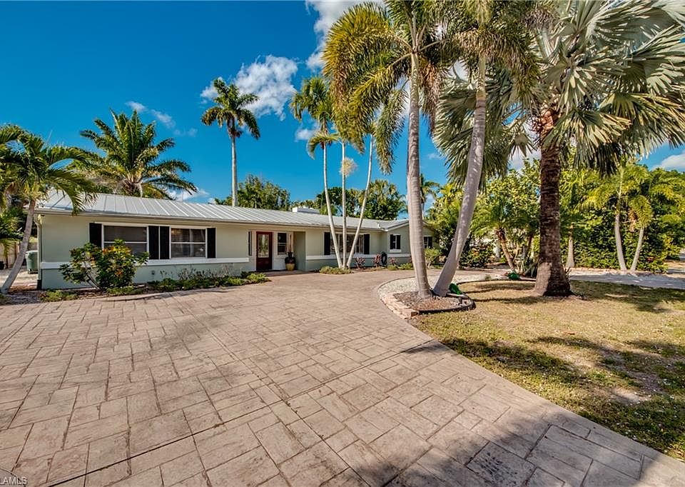1st image of 3064 McGregor Blvd
