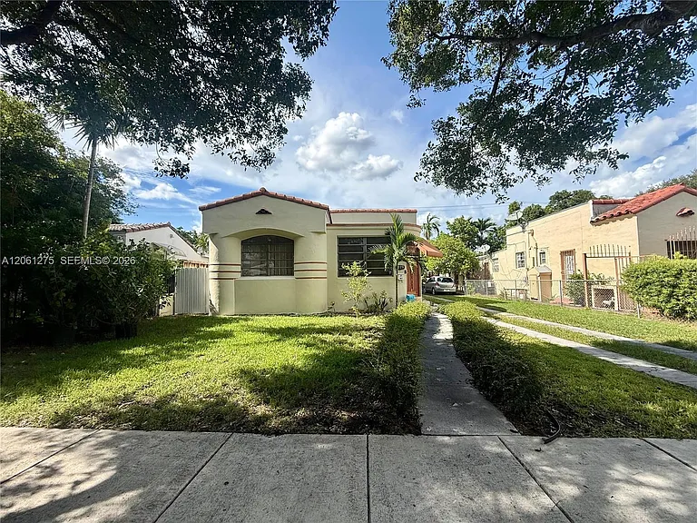 1779 SW 16th Ter — Photo 11